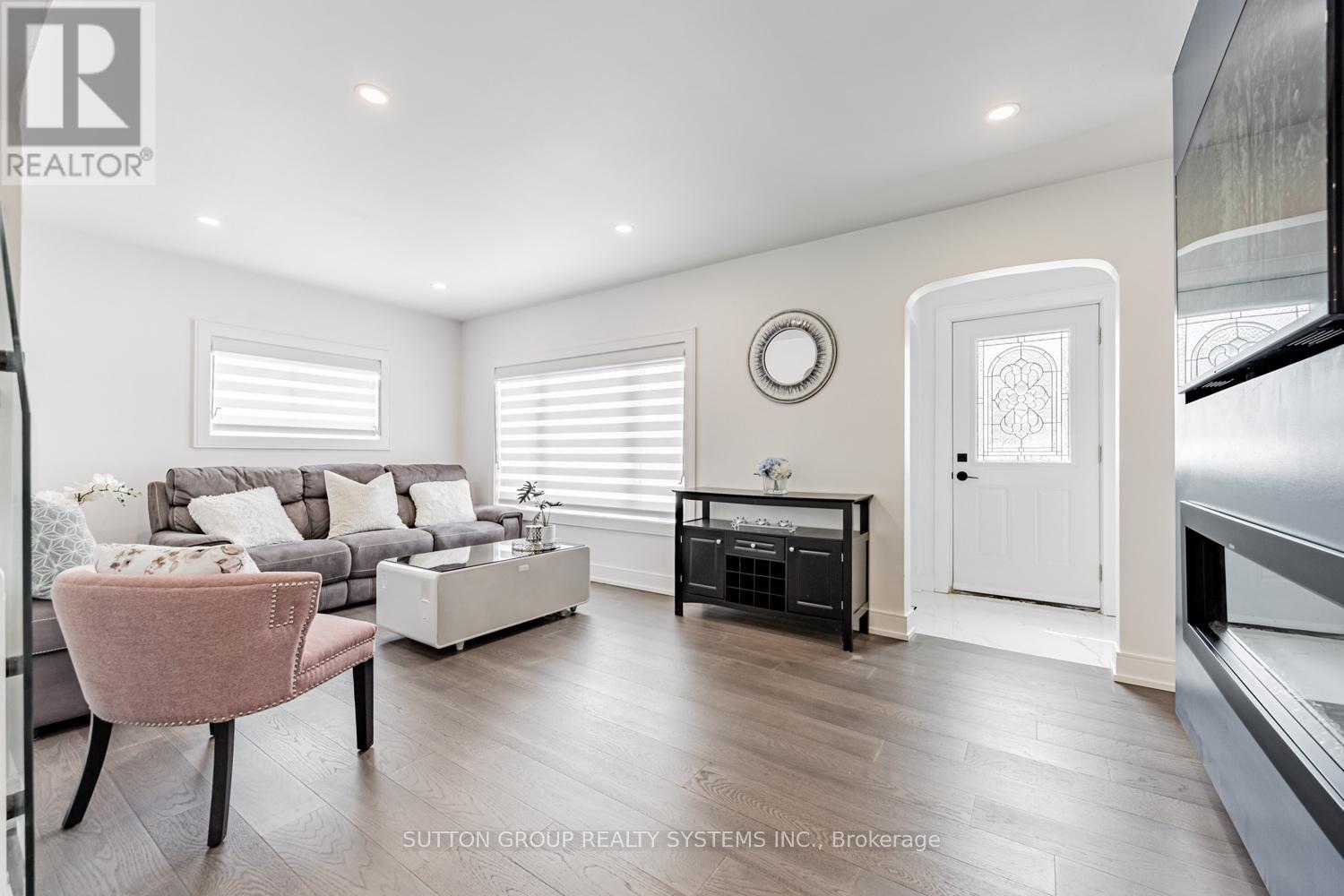 18493 Hurontario Street, Caledon, Ontario  L7K 0X8 - Photo 5 - W12451129