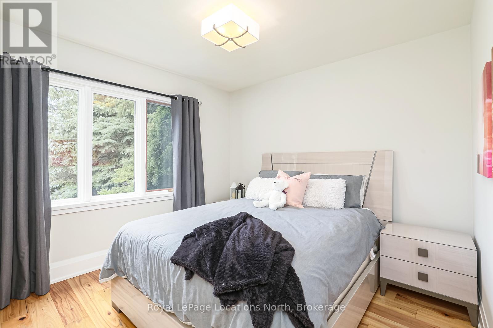 141 Grand Cypress Lane, Blue Mountains, Ontario  L9Y 0K7 - Photo 17 - X12451137