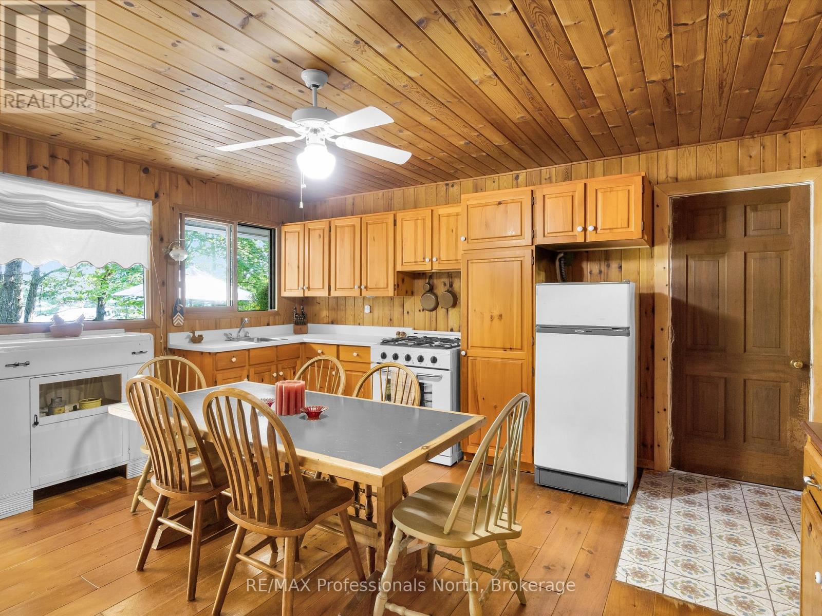 1401 Rocksborough Road Pvt 2, Bracebridge, Ontario  P1L 1X3 - Photo 34 - X12451145