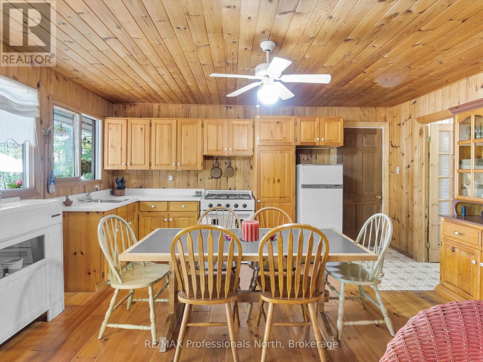 1401 Rocksborough Road Pvt 2, Bracebridge, Ontario  P1L 1X3 - Photo 35 - X12451145