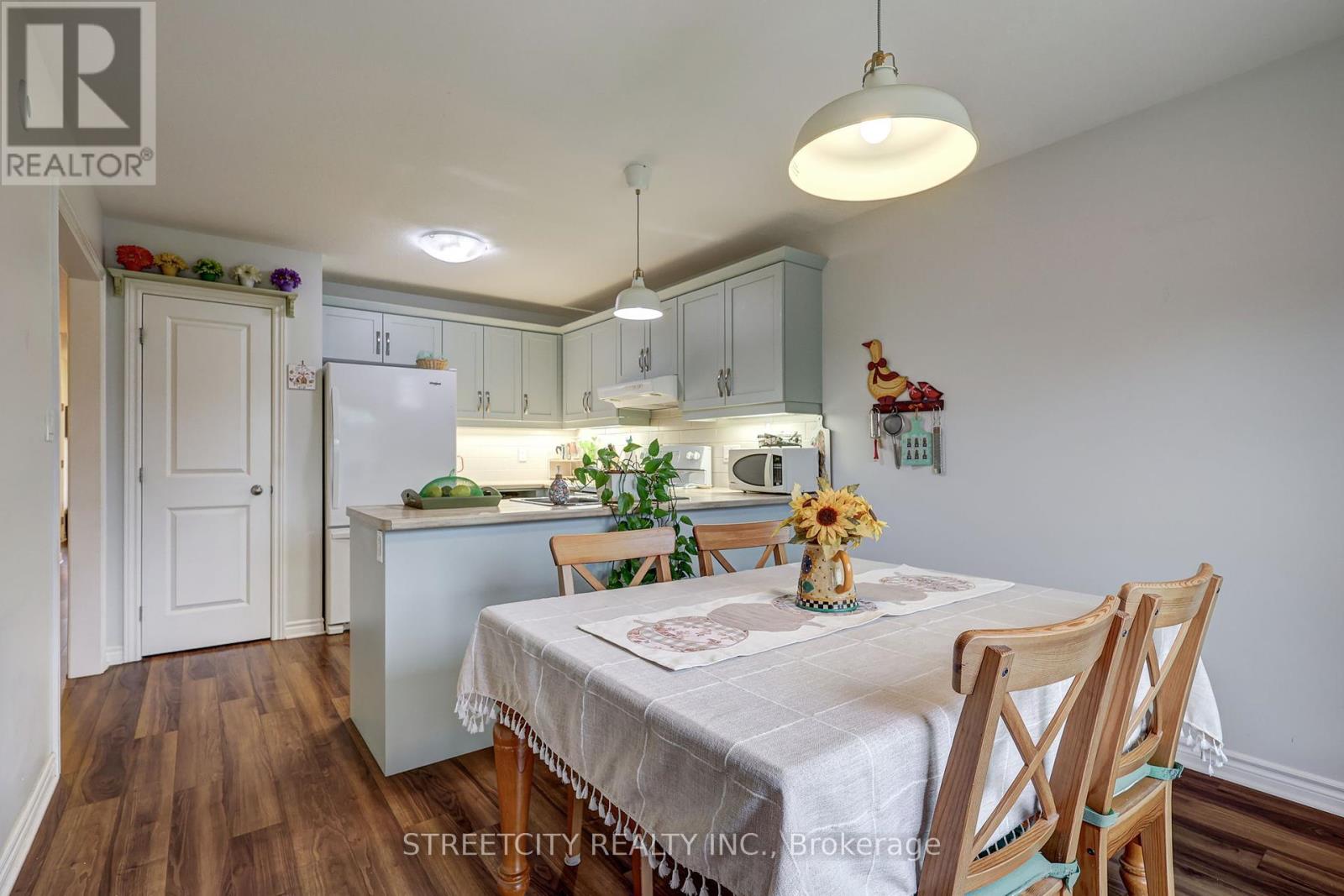 31 Acorn Trail, St. Thomas, Ontario  N5R 0H5 - Photo 10 - X12451150
