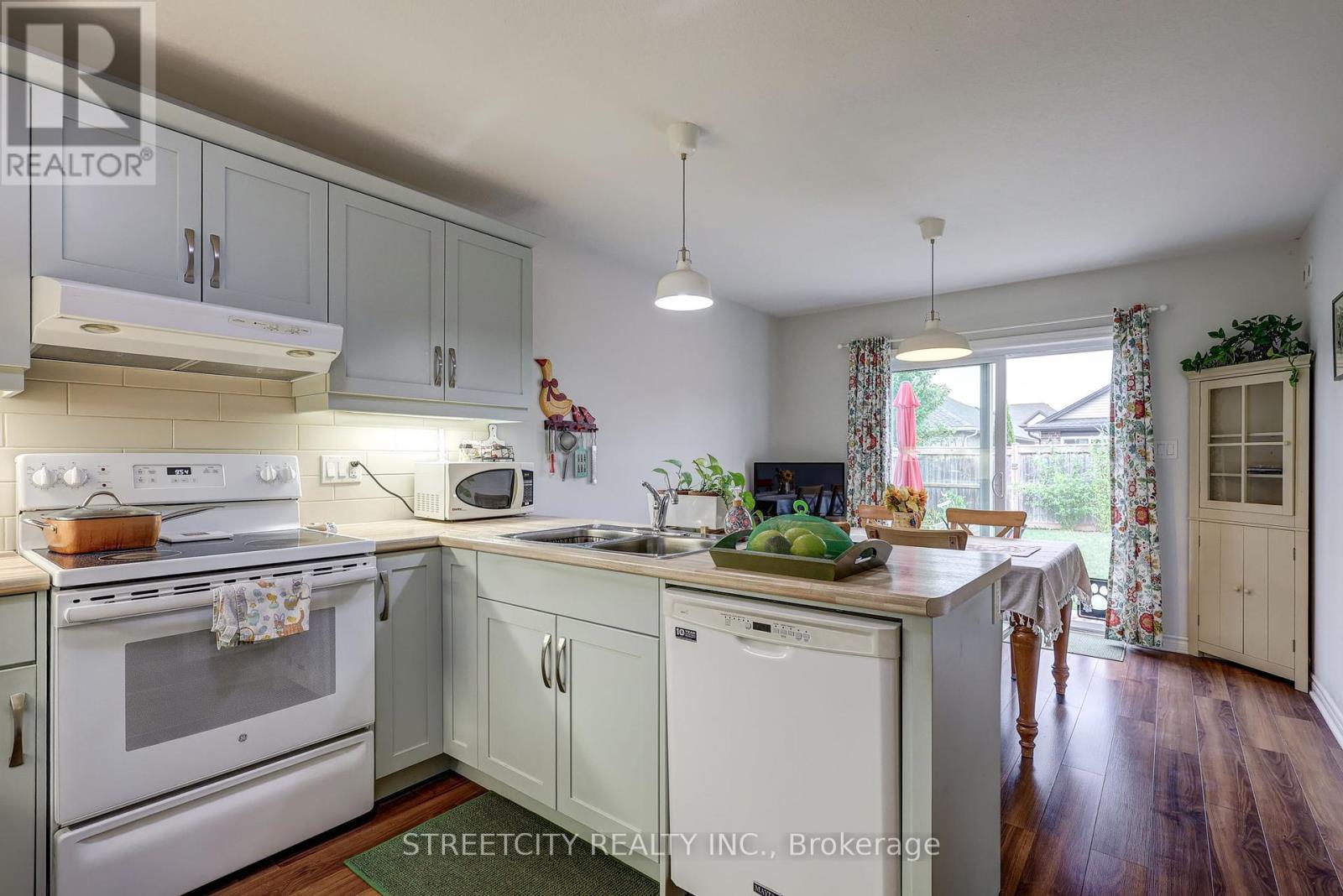 31 Acorn Trail, St. Thomas, Ontario  N5R 0H5 - Photo 8 - X12451150