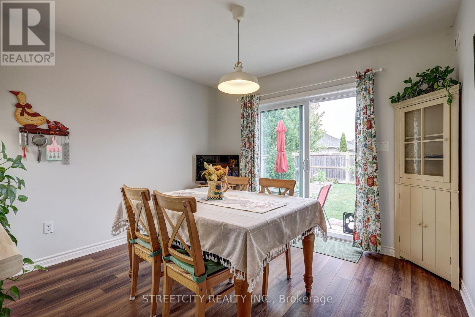 31 Acorn Trail, St. Thomas, Ontario  N5R 0H5 - Photo 9 - X12451150