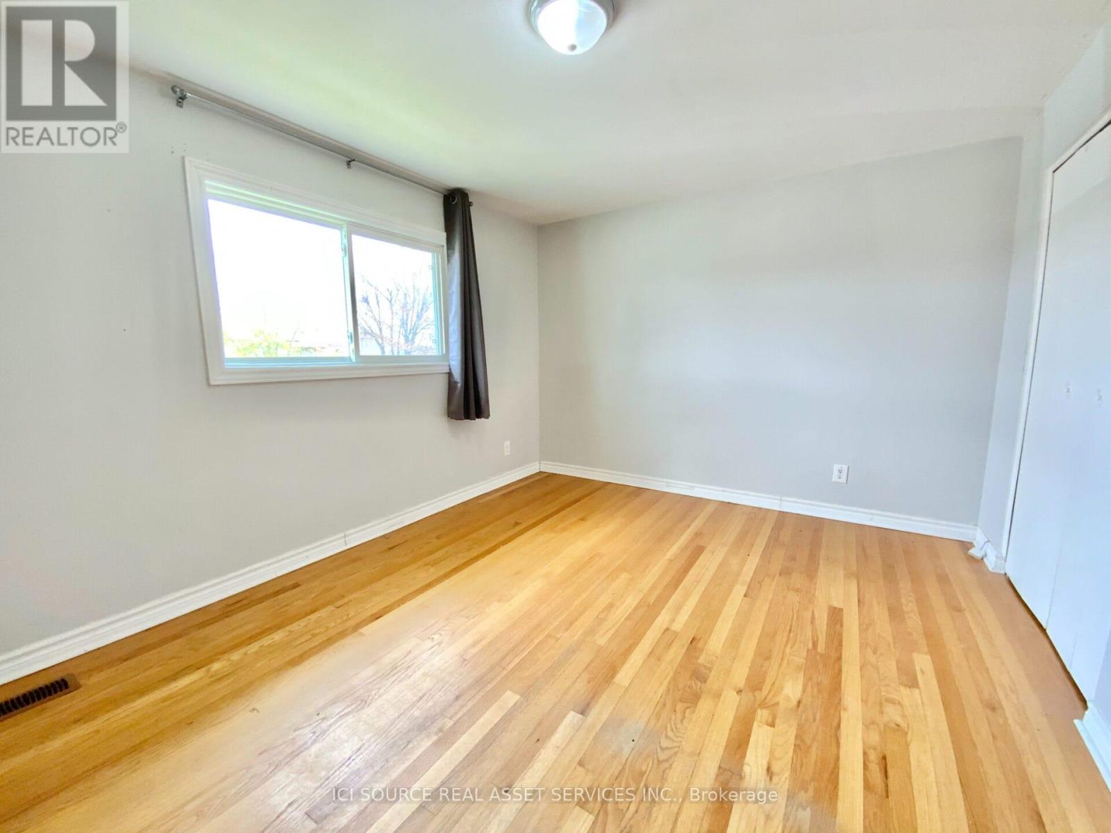 1393 Claymor Avenue, Ottawa, Ontario  K2C 1S5 - Photo 11 - X12451109