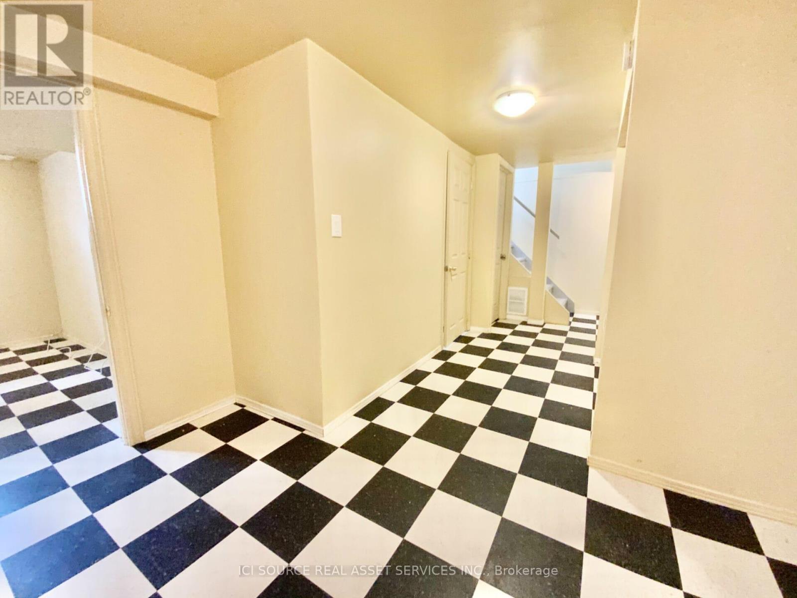 1393 Claymor Avenue, Ottawa, Ontario  K2C 1S5 - Photo 17 - X12451109