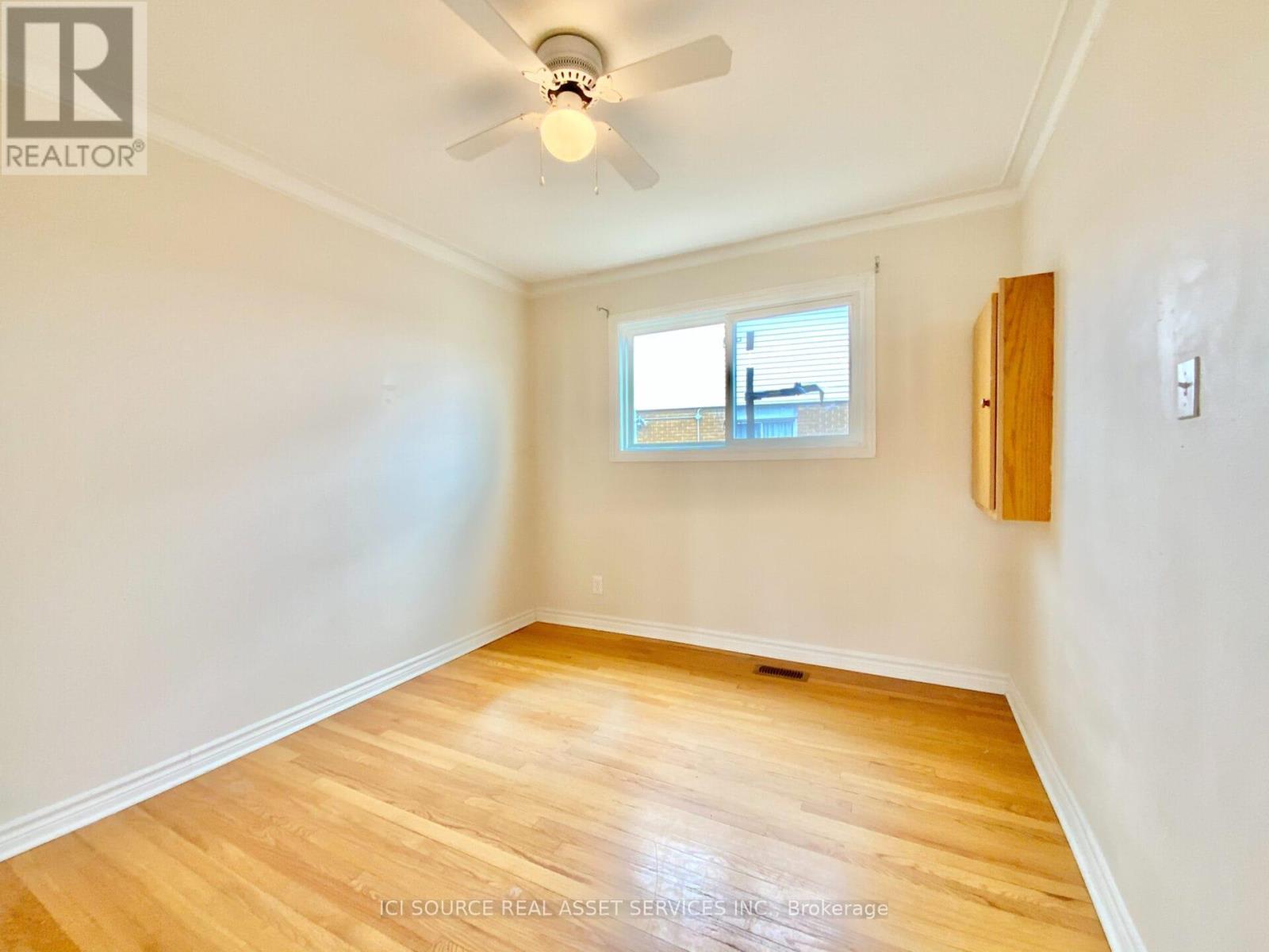1393 Claymor Avenue, Ottawa, Ontario  K2C 1S5 - Photo 6 - X12451109