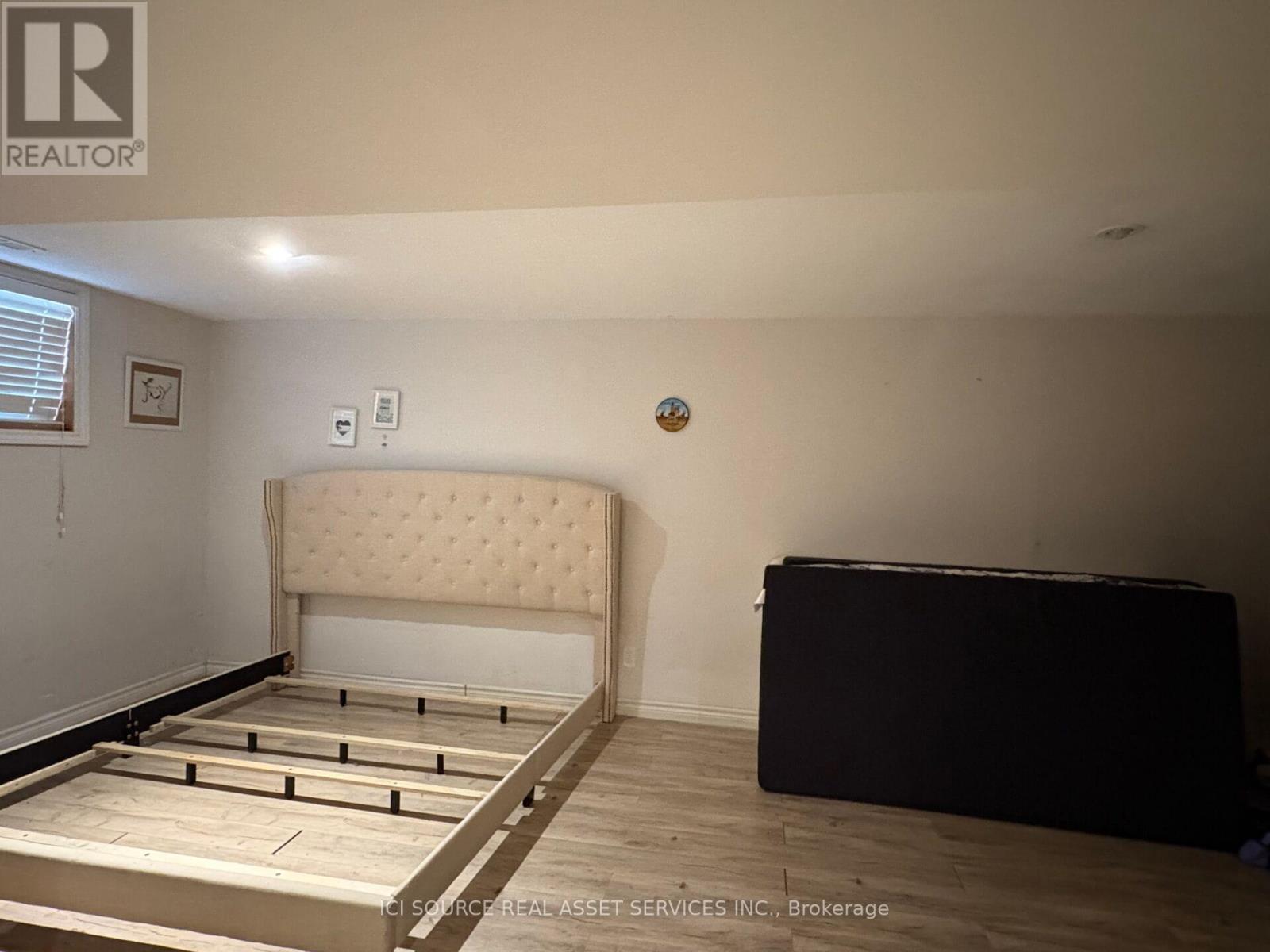 406 Woodbine Avenue, Kitchener, Ontario  N2R 0A9 - Photo 15 - X12451117