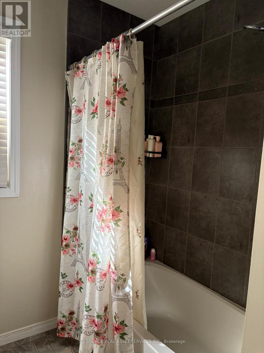 406 Woodbine Avenue, Kitchener, Ontario  N2R 0A9 - Photo 20 - X12451117