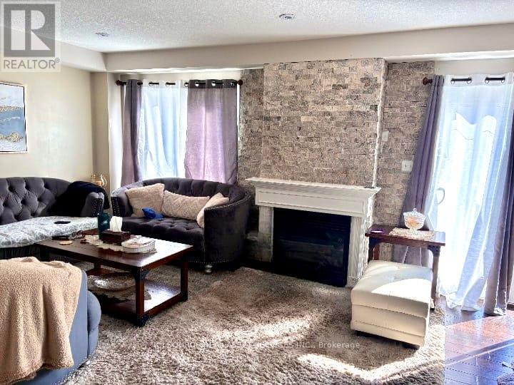 406 Woodbine Avenue, Kitchener, Ontario  N2R 0A9 - Photo 7 - X12451117