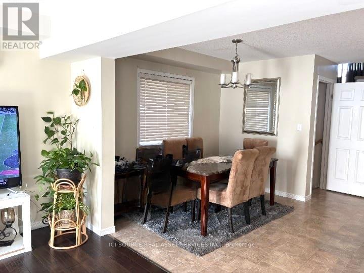 406 Woodbine Avenue, Kitchener, Ontario  N2R 0A9 - Photo 8 - X12451117