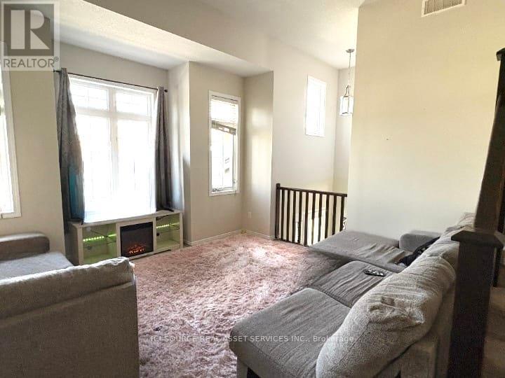 406 Woodbine Avenue, Kitchener, Ontario  N2R 0A9 - Photo 9 - X12451117