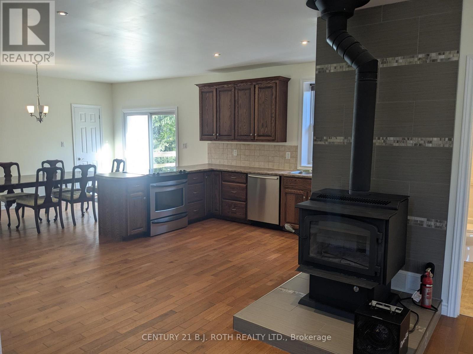 339 Bruce Road 40 Road, Arran-Elderslie, Ontario  N0H 1L0 - Photo 4 - X12451126