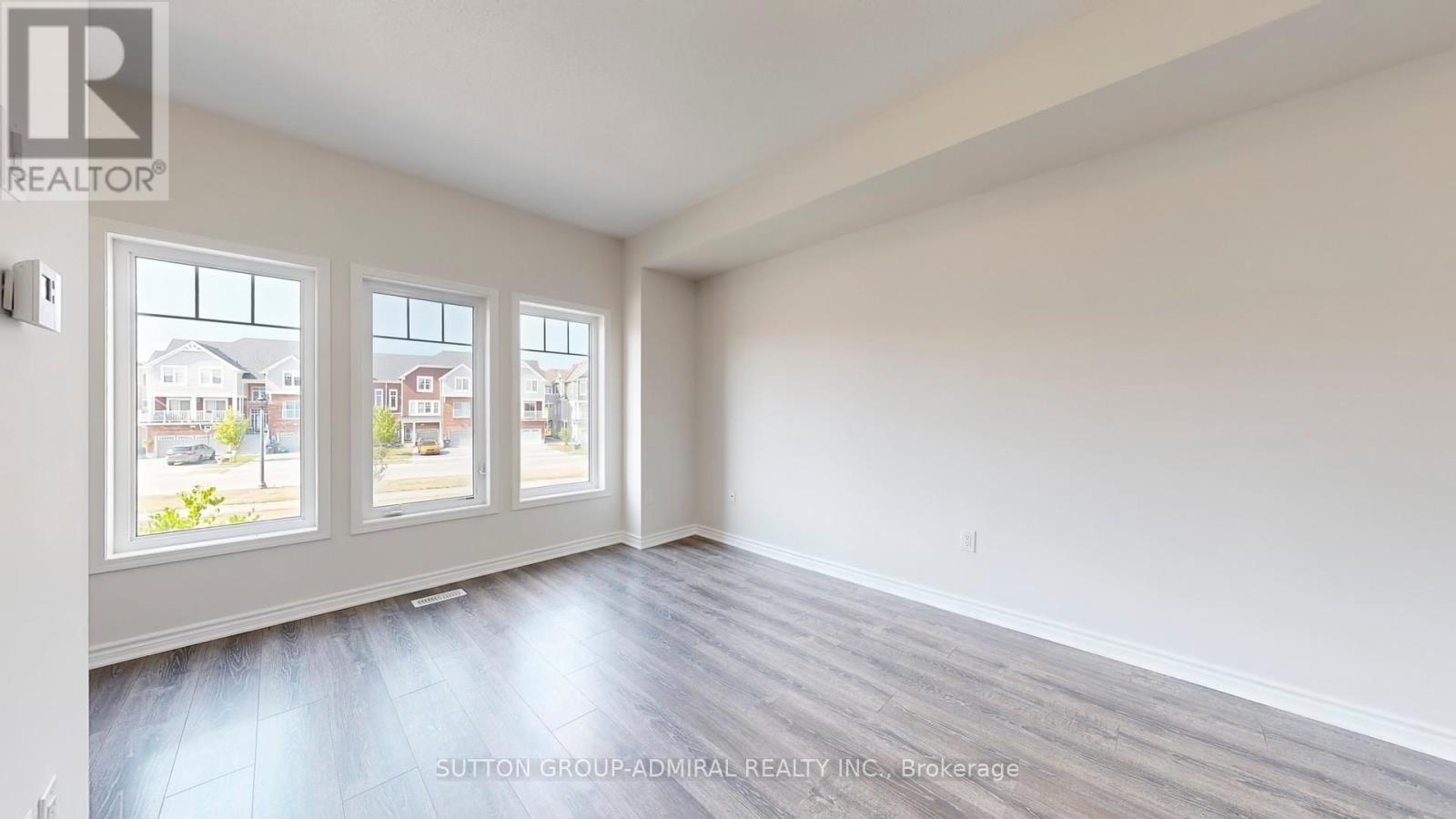 48 High Tide Drive, Wasaga Beach, Ontario  L9Z 2X2 - Photo 5 - S12449275