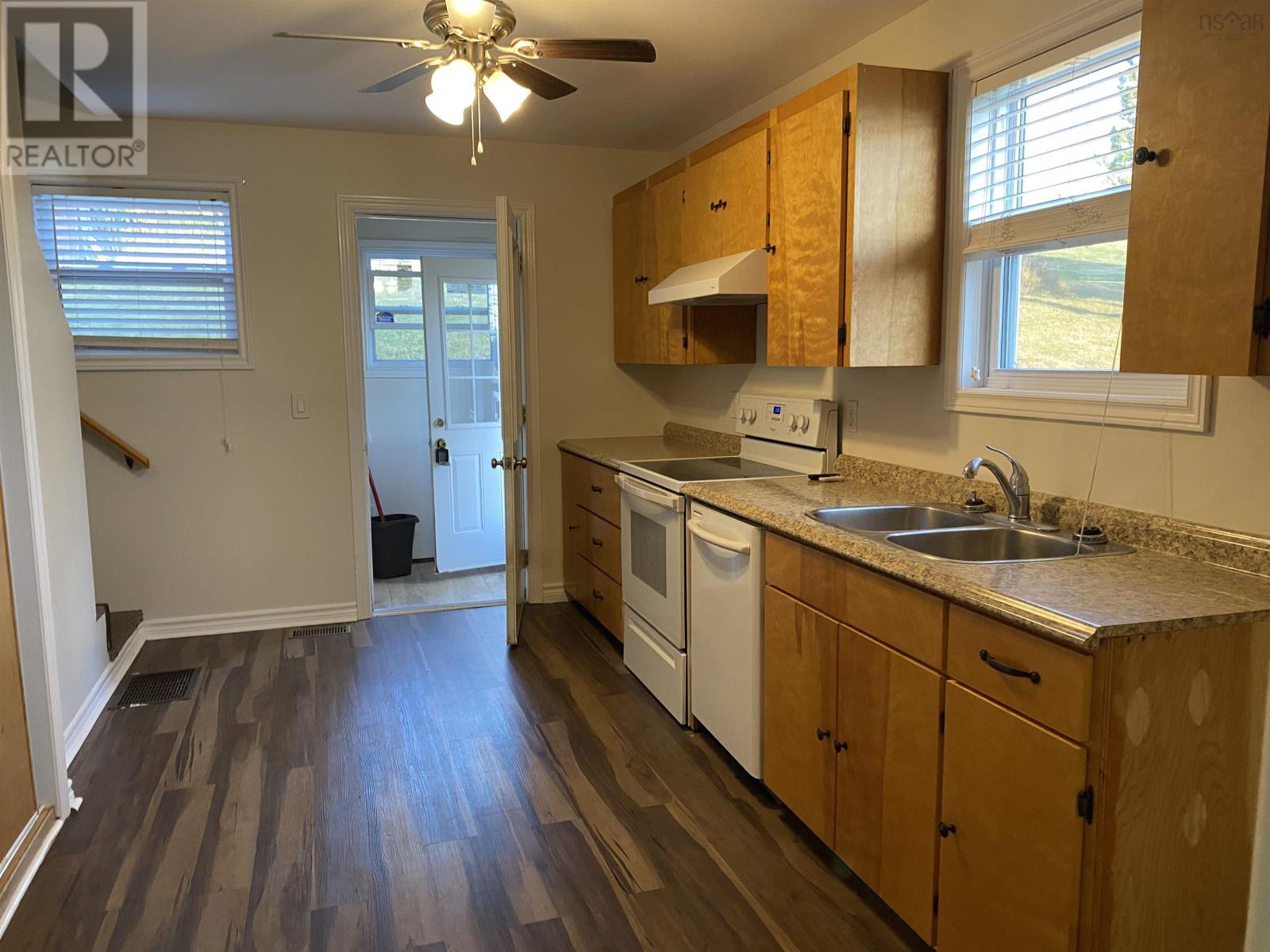 1478 Victoria Rd, Whitney Pier, Nova Scotia  B1N 1M8 - Photo 5 - 202525270