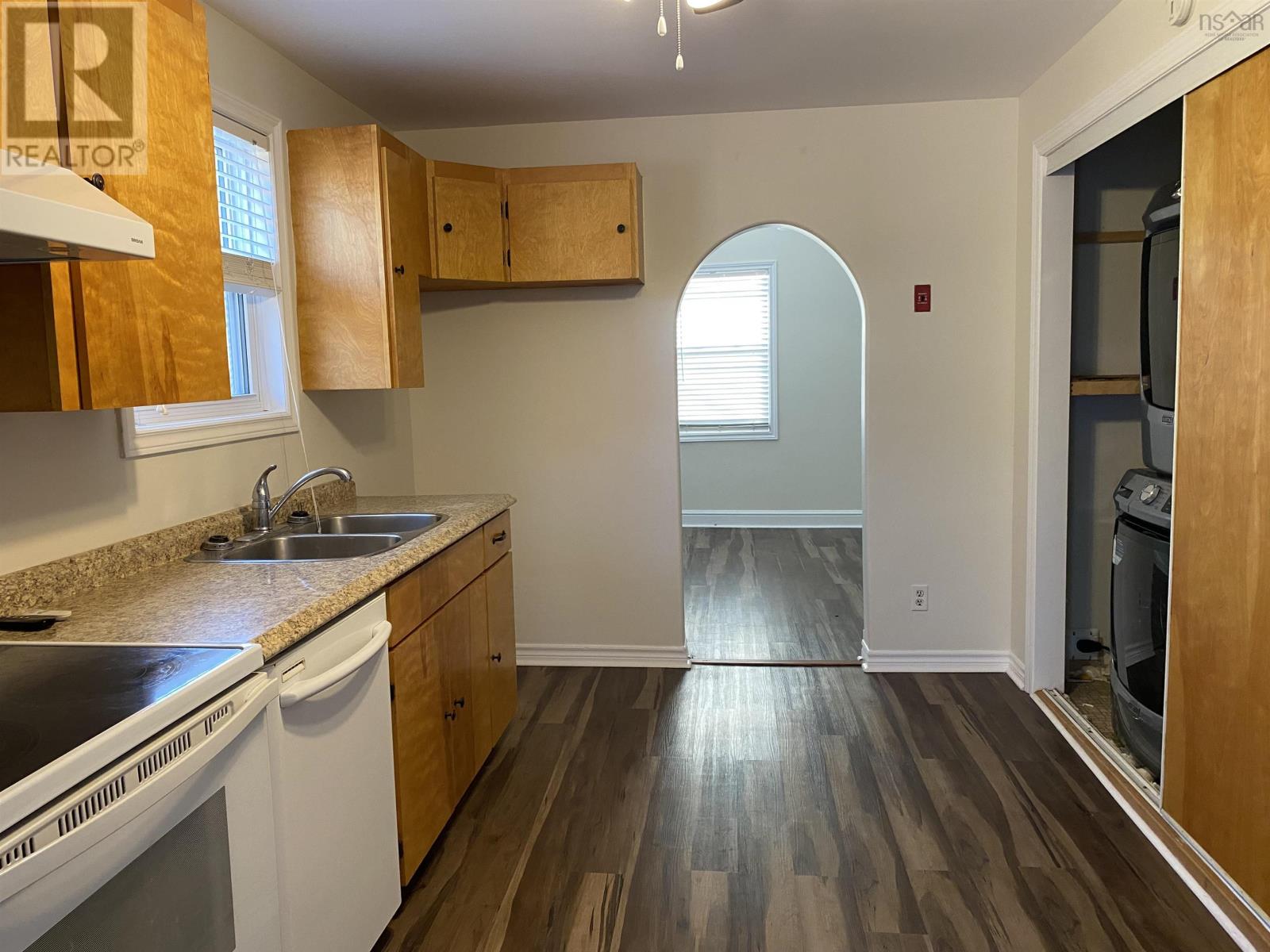 1478 Victoria Rd, Whitney Pier, Nova Scotia  B1N 1M8 - Photo 3 - 202525270