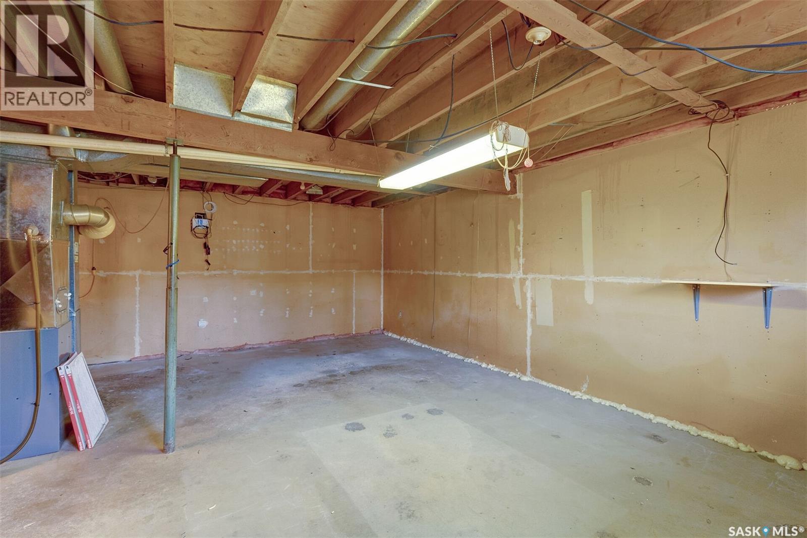 126 Burton Street, Grand Coulee, Saskatchewan  S4M 0A3 - Photo 17 - SK020272