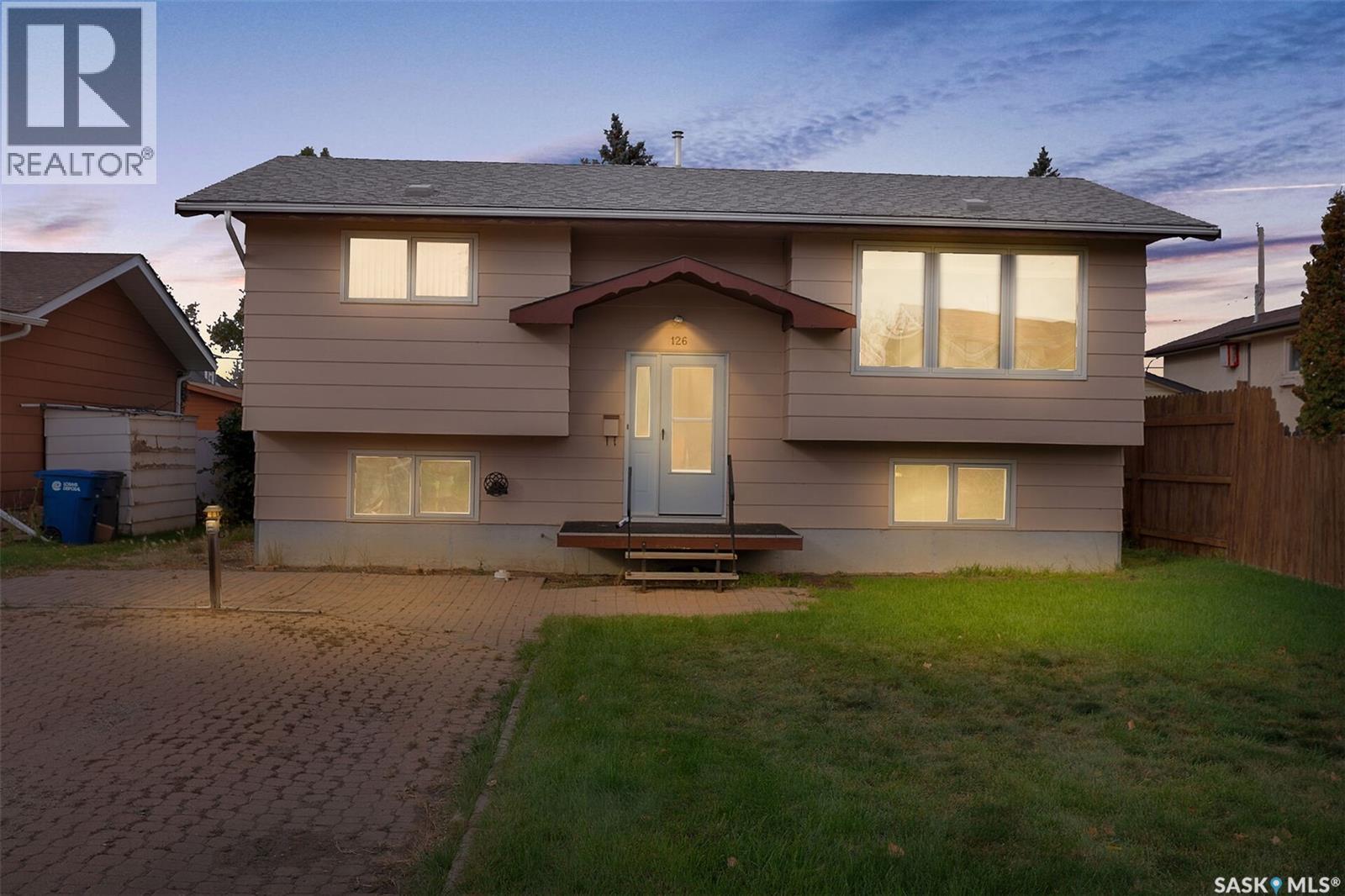 126 Burton Street, Grand Coulee, Saskatchewan  S4M 0A3 - Photo 3 - SK020272