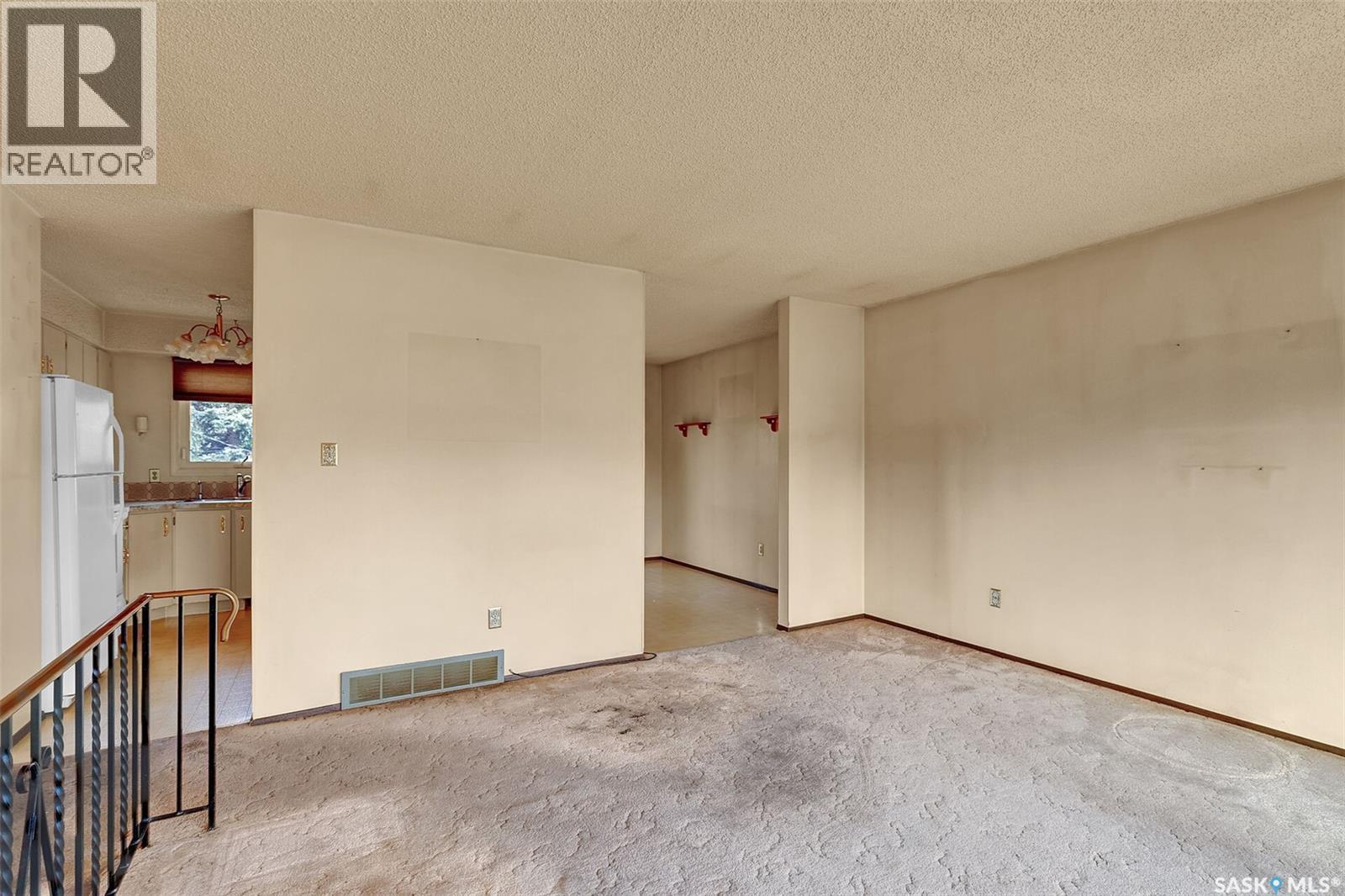 126 Burton Street, Grand Coulee, Saskatchewan  S4M 0A3 - Photo 9 - SK020272