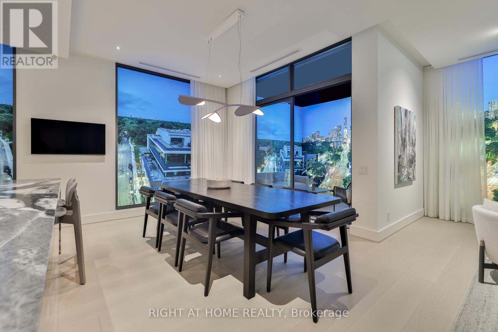 403 - 1 Roxborough Street W, Toronto, Ontario  M4W 2L4 - Photo 13 - C12451142