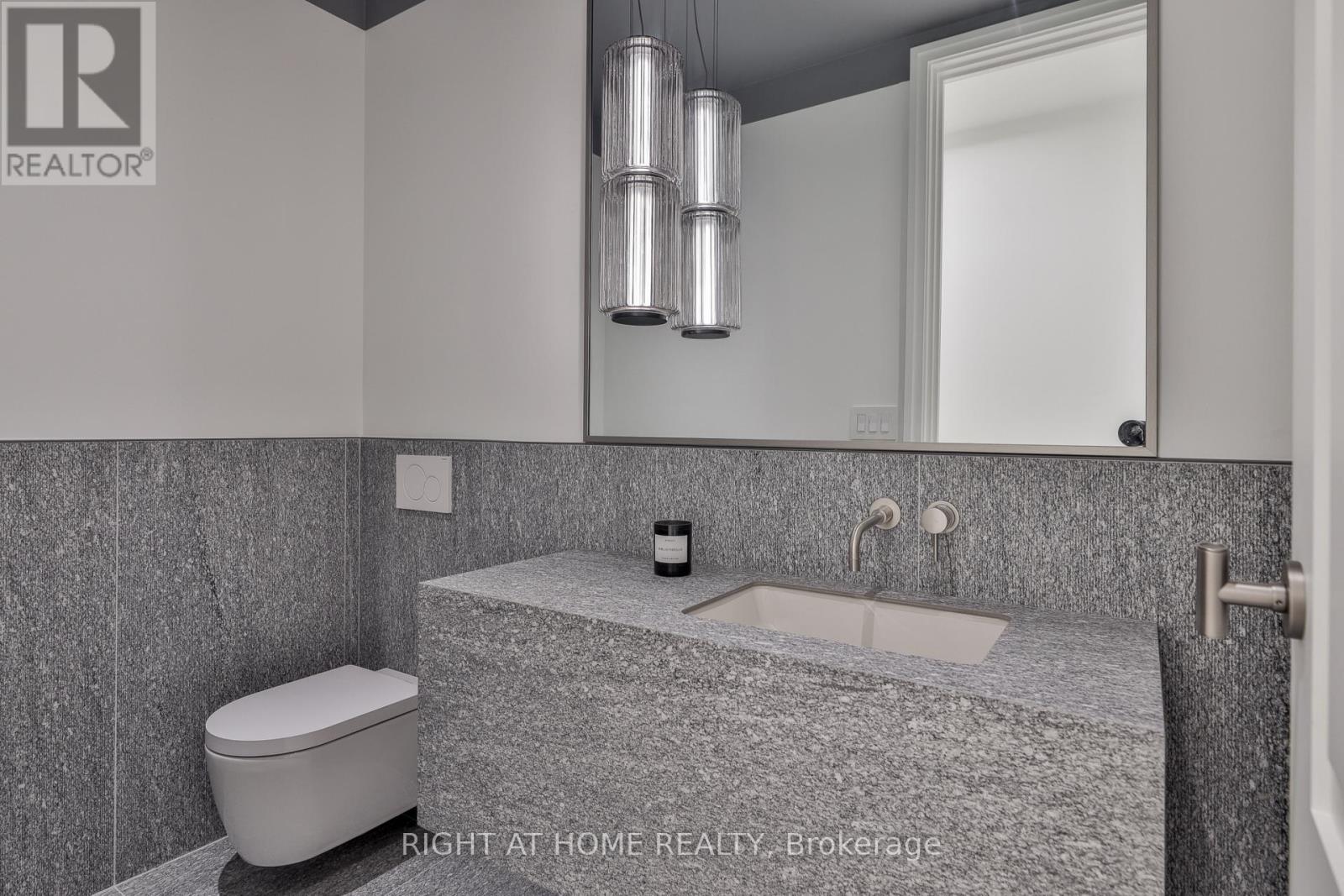 403 - 1 Roxborough Street W, Toronto, Ontario  M4W 2L4 - Photo 16 - C12451142