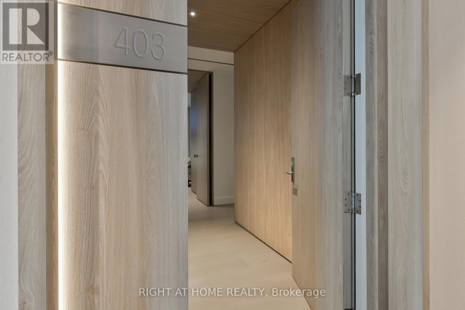 403 - 1 Roxborough Street W, Toronto, Ontario  M4W 2L4 - Photo 2 - C12451142