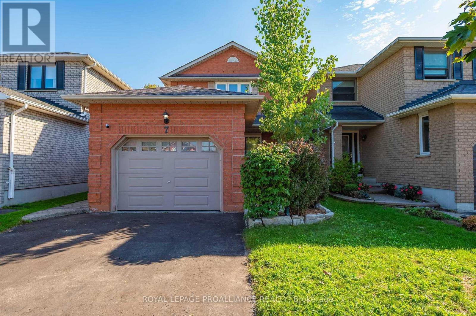 7 FIELDCREST AVENUE, Clarington, Ontario