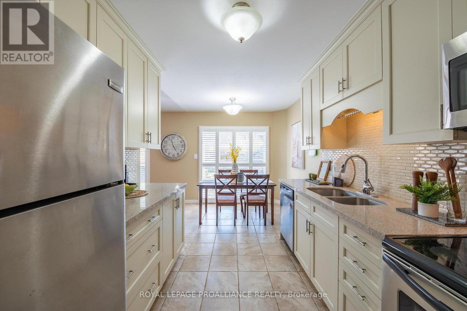7 Fieldcrest Avenue, Clarington, Ontario  L1E 2X3 - Photo 6 - E12451161