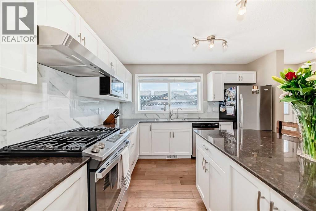 290 Luxstone Way Sw, Airdrie, Alberta  T4B 0H6 - Photo 7 - A2262900