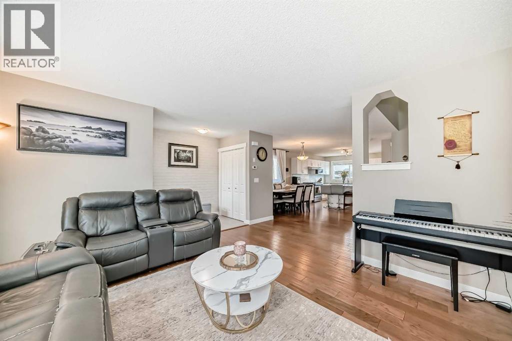290 Luxstone Way Sw, Airdrie, Alberta  T4B 0H6 - Photo 11 - A2262900