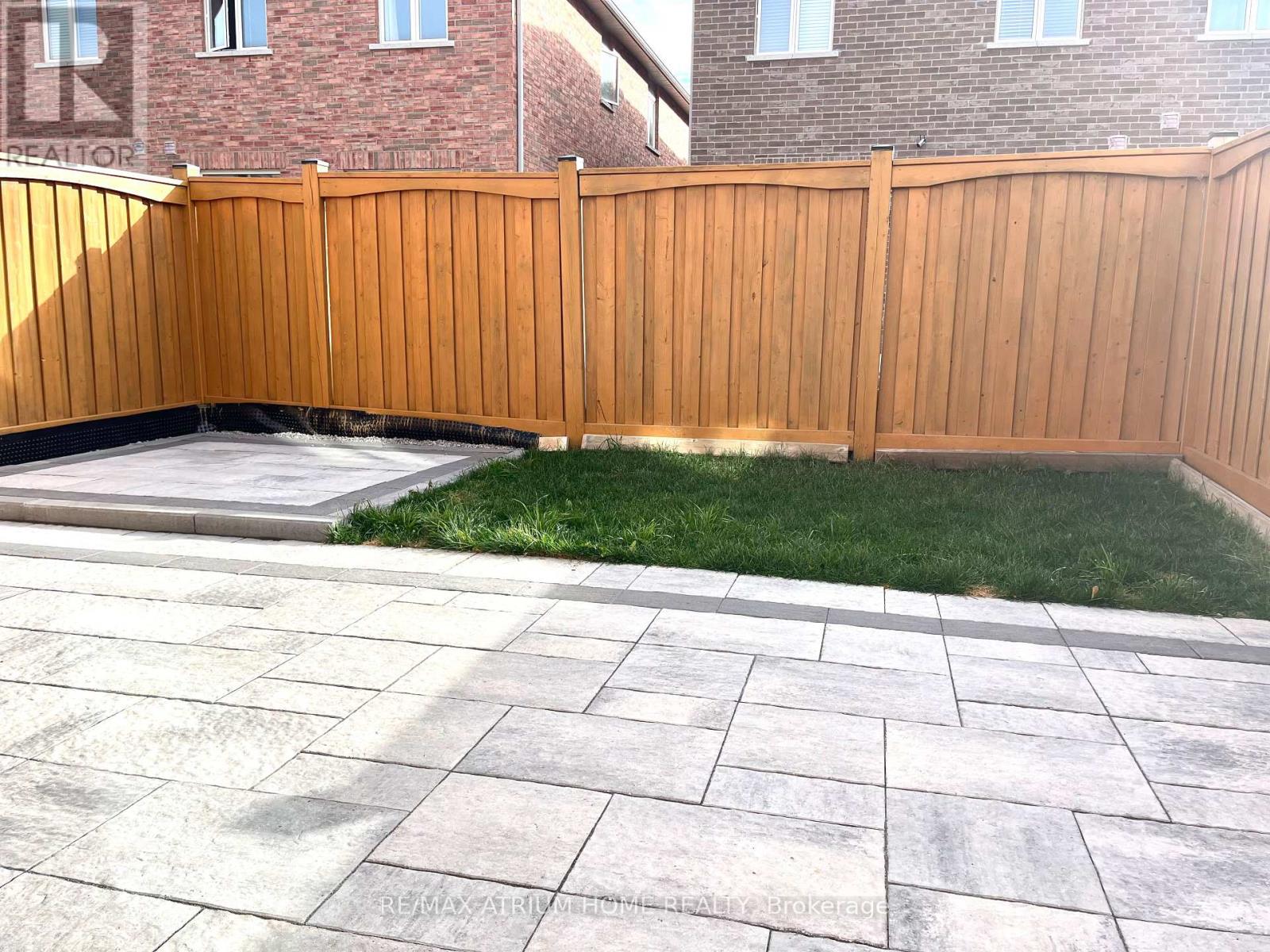 1261 Blencowe Crescent, Newmarket, Ontario  L3X 0C5 - Photo 20 - N12451138