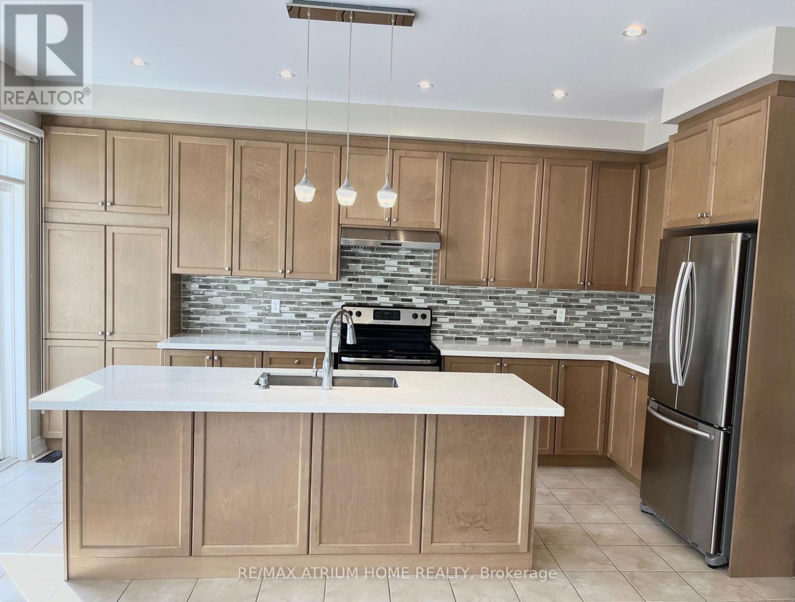 1261 Blencowe Crescent, Newmarket, Ontario  L3X 0C5 - Photo 9 - N12451138