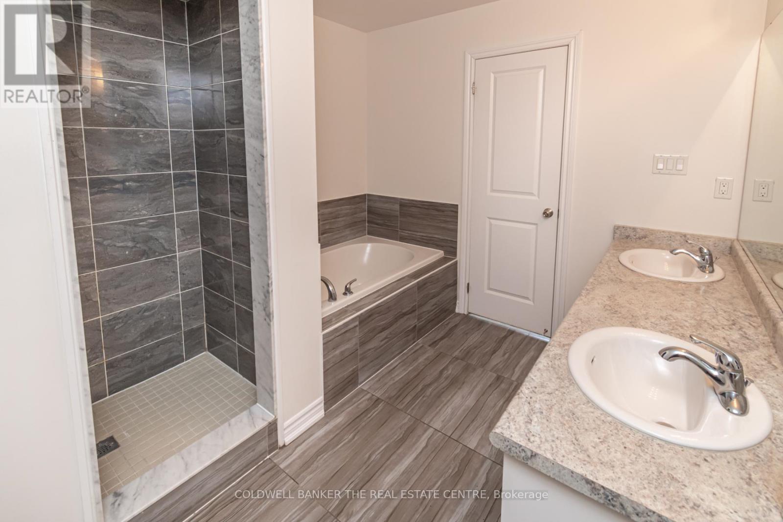 1542 Marling Street, Innisfil, Ontario  L0L 1W0 - Photo 11 - N12451143