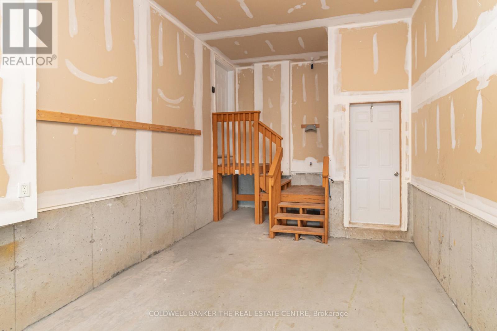 1542 Marling Street, Innisfil, Ontario  L0L 1W0 - Photo 17 - N12451143