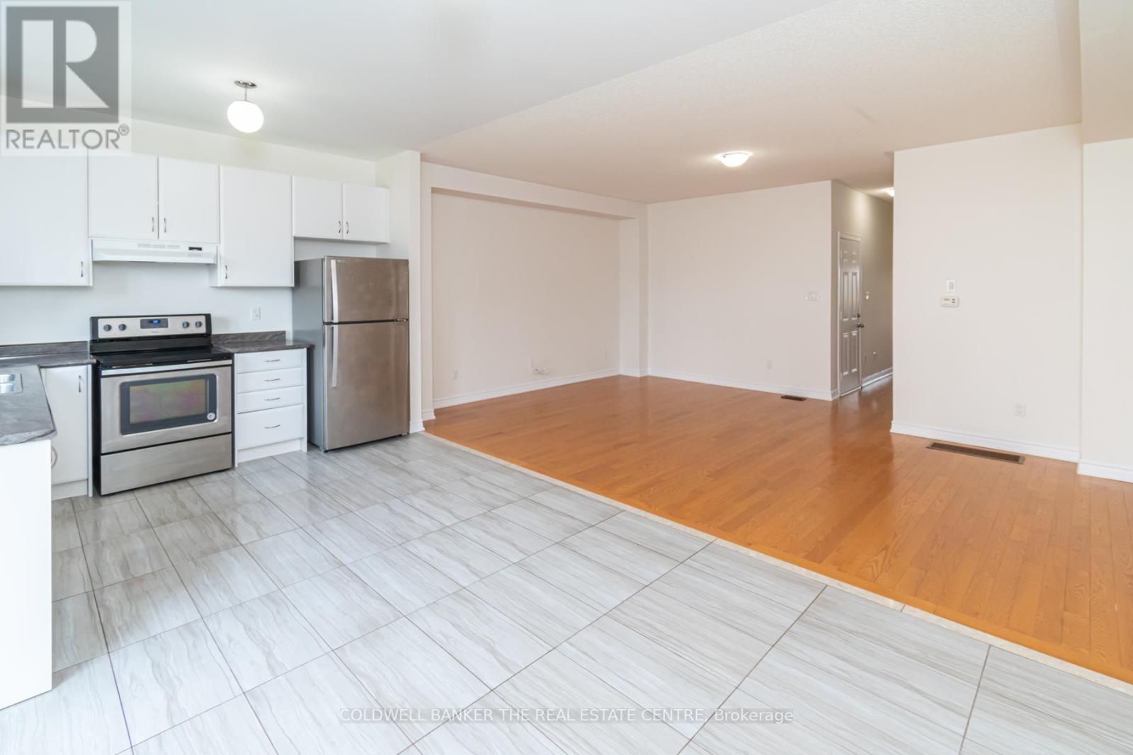 1542 Marling Street, Innisfil, Ontario  L0L 1W0 - Photo 5 - N12451143