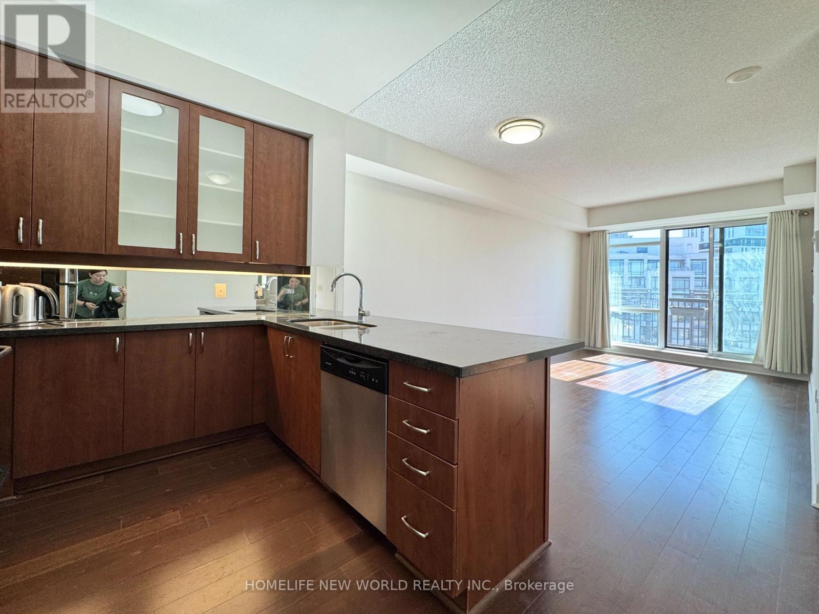 901 - 111 UPPER DUKE CRESCENT, Markham, Ontario