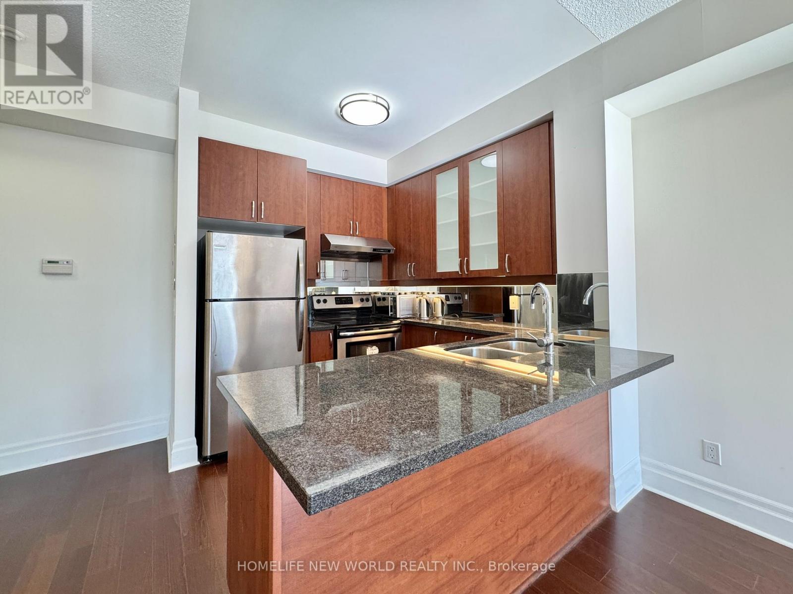 901 - 111 Upper Duke Crescent, Markham, Ontario  L6G 0C8 - Photo 5 - N12451148