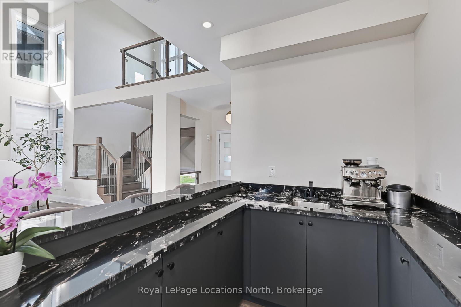 143 Springside Crescent, Blue Mountains, Ontario  L9Y 5J6 - Photo 13 - X12451159
