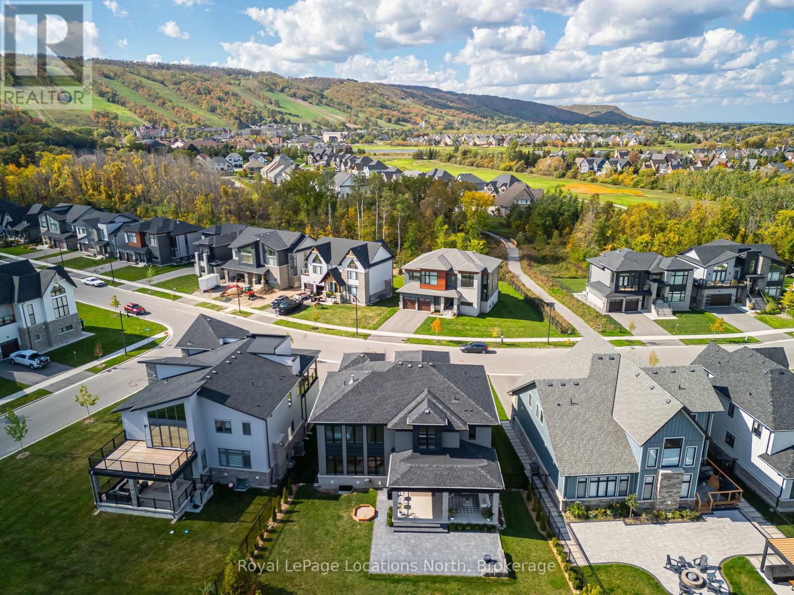 143 Springside Crescent, Blue Mountains, Ontario  L9Y 5J6 - Photo 4 - X12451159