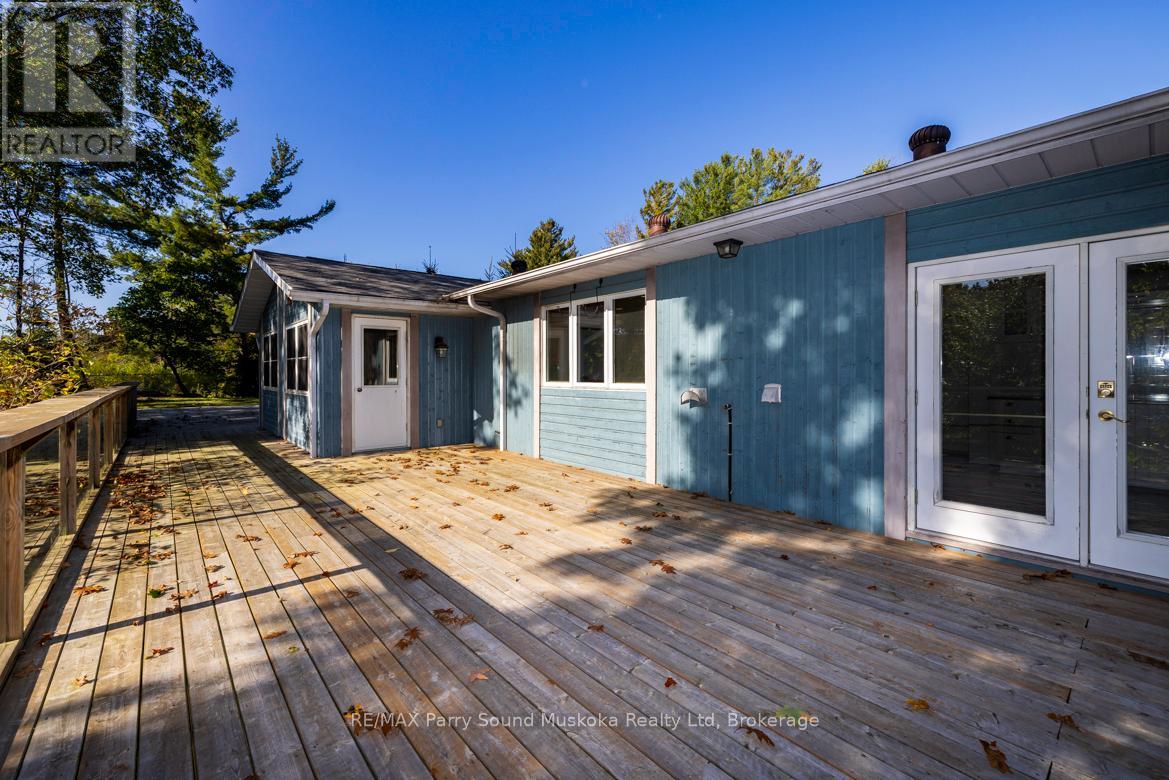 9 Addie Street, Parry Sound, Ontario  P2A 2J9 - Photo 6 - X12451198