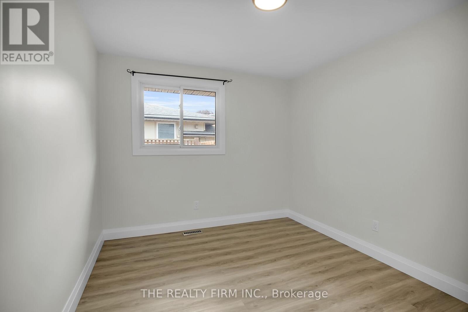 270 Highview Crescent, London South, Ontario  N6J 4E3 - Photo 12 - X12451204