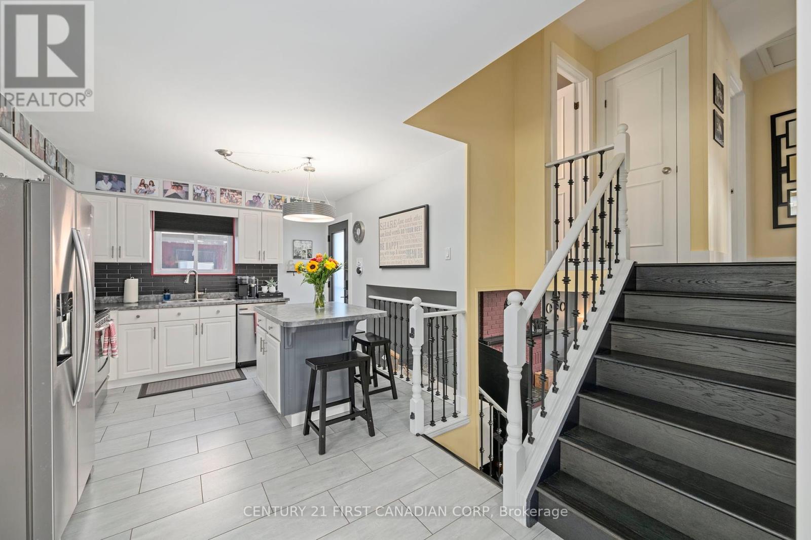 10 Danielle Crescent, London East, Ontario  N5W 5Z1 - Photo 11 - X12451205