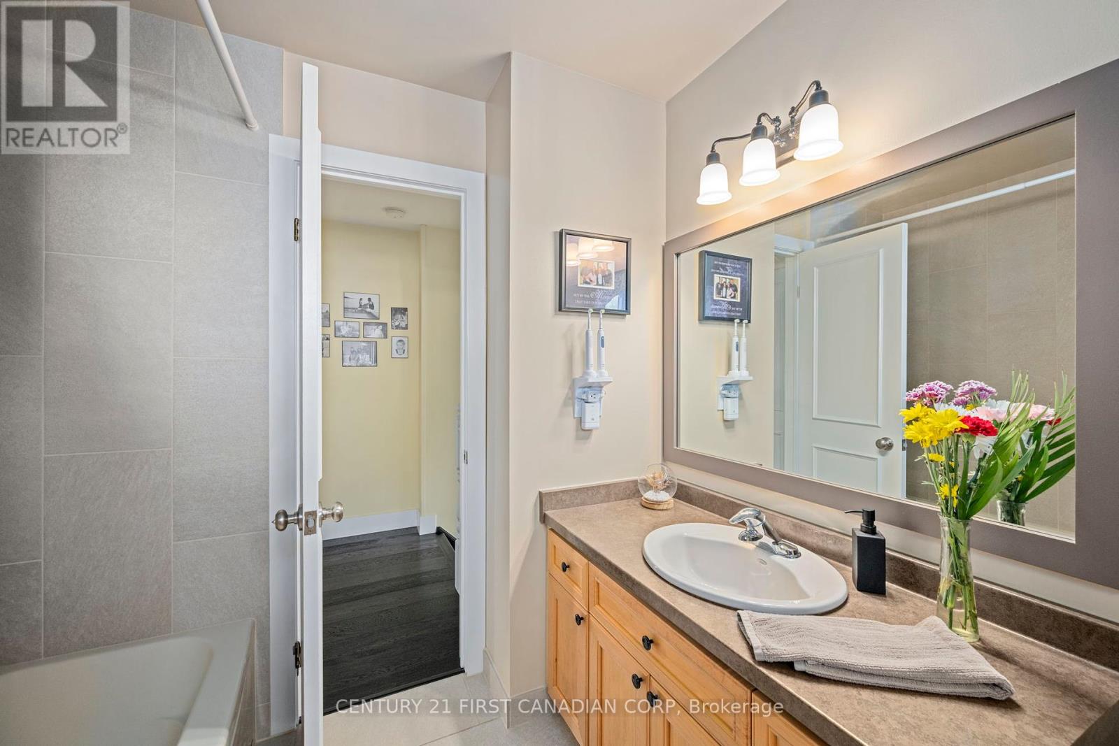 10 Danielle Crescent, London East, Ontario  N5W 5Z1 - Photo 18 - X12451205