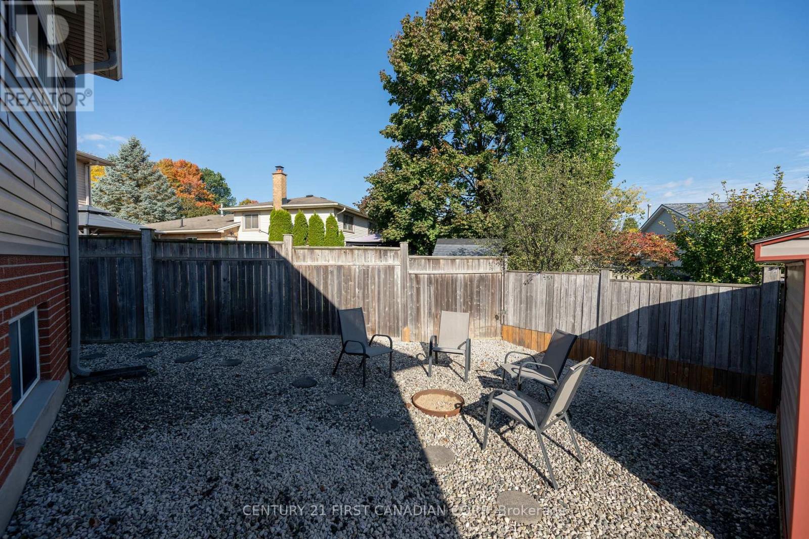 10 Danielle Crescent, London East, Ontario  N5W 5Z1 - Photo 32 - X12451205
