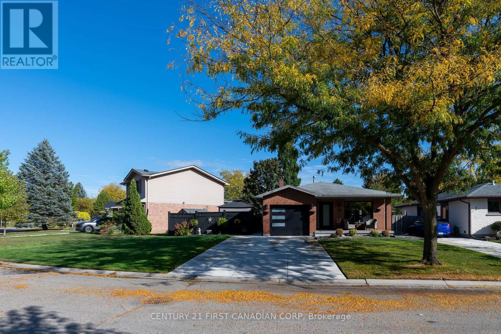 10 Danielle Crescent, London East, Ontario  N5W 5Z1 - Photo 5 - X12451205