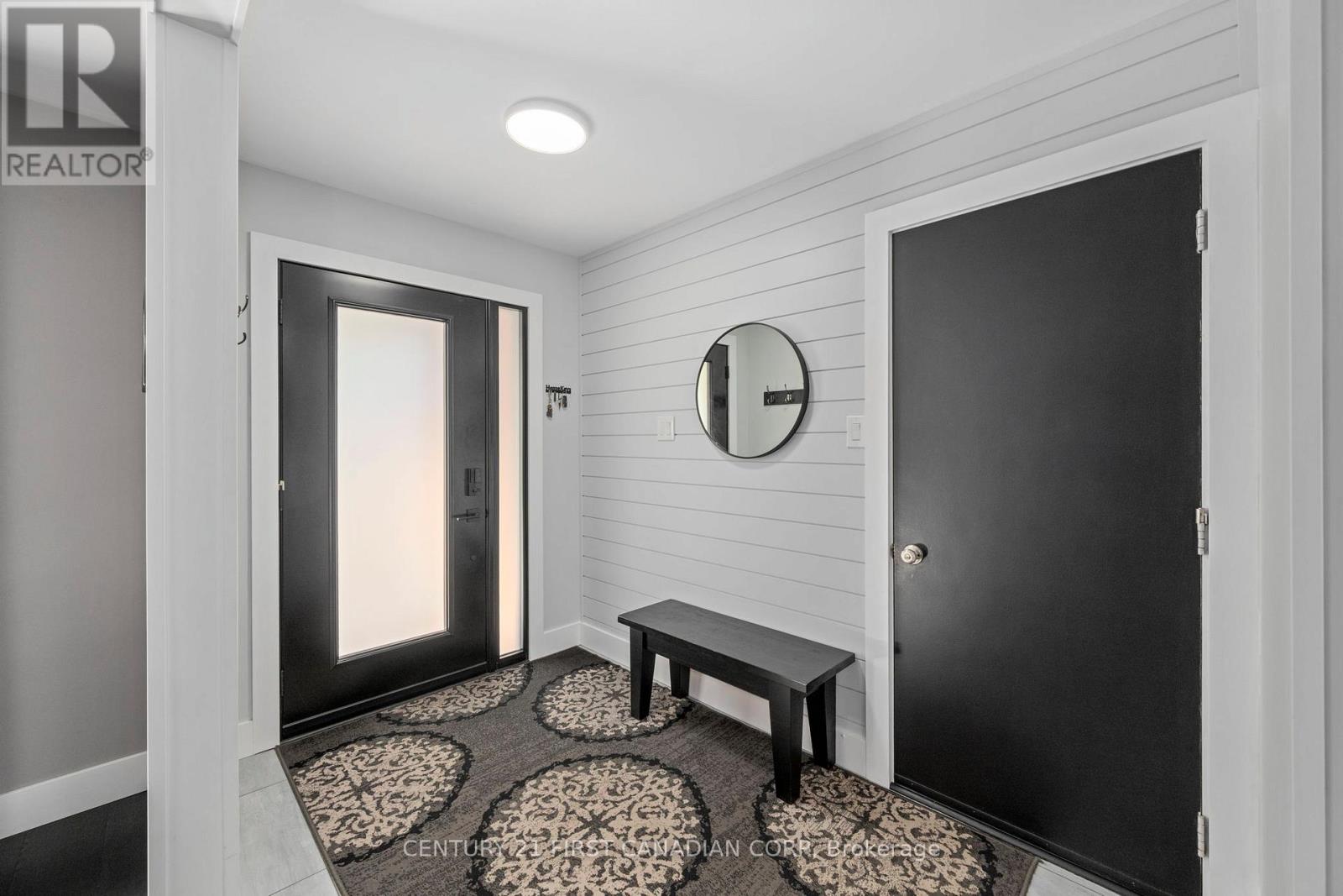 10 Danielle Crescent, London East, Ontario  N5W 5Z1 - Photo 6 - X12451205
