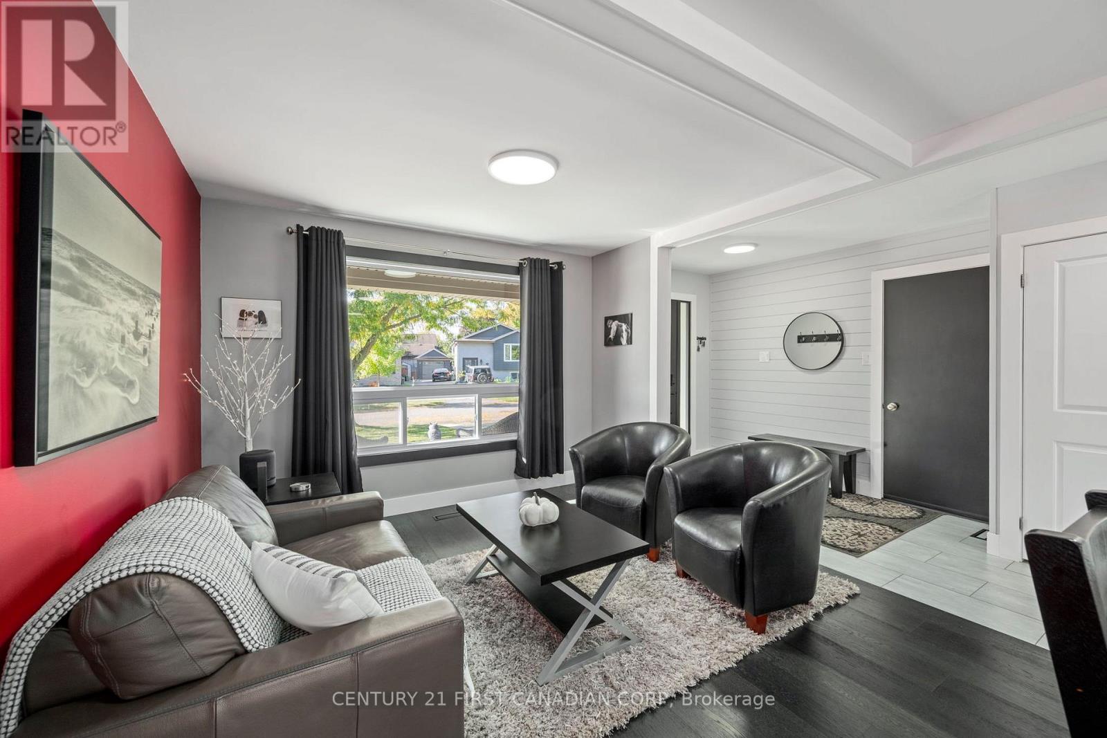 10 Danielle Crescent, London East, Ontario  N5W 5Z1 - Photo 7 - X12451205