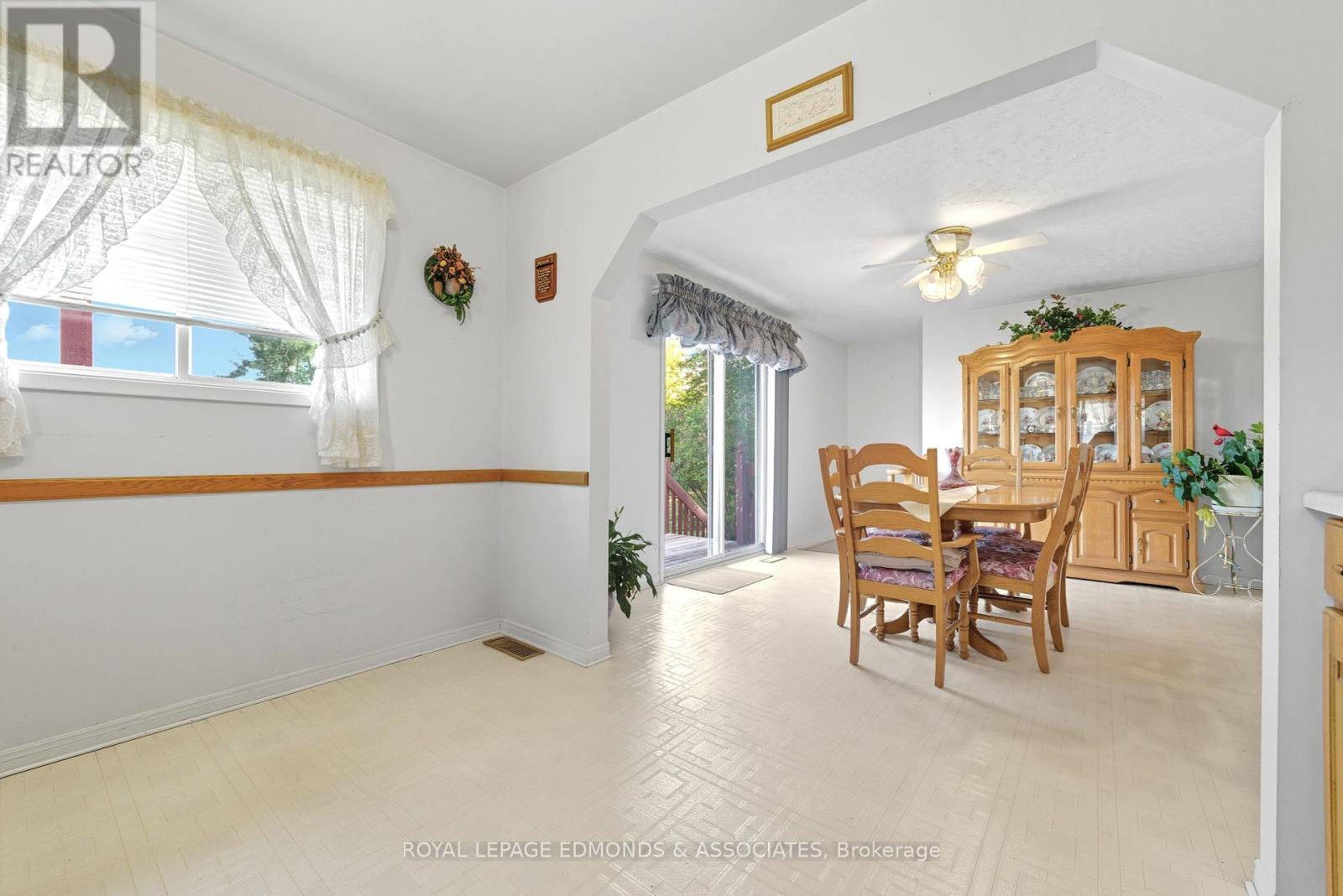 661 Angle Street, Laurentian Valley, Ontario  K8A 5E6 - Photo 14 - X12451158