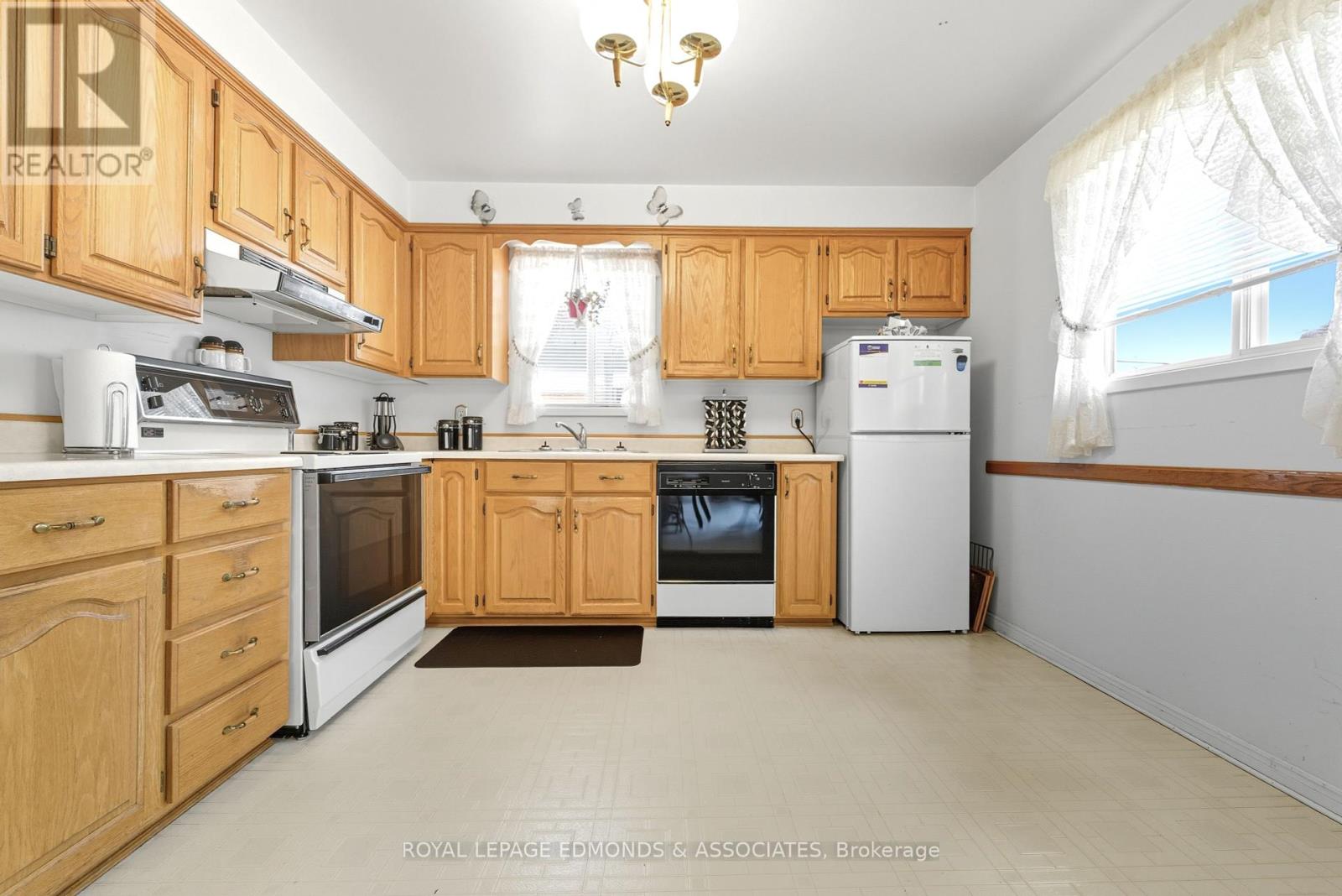 661 Angle Street, Laurentian Valley, Ontario  K8A 5E6 - Photo 16 - X12451158