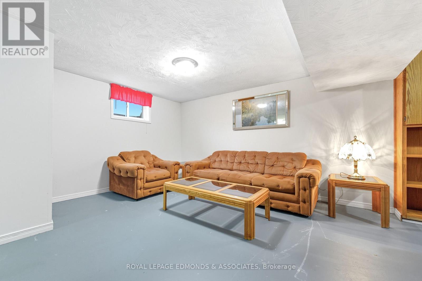 661 Angle Street, Laurentian Valley, Ontario  K8A 5E6 - Photo 27 - X12451158