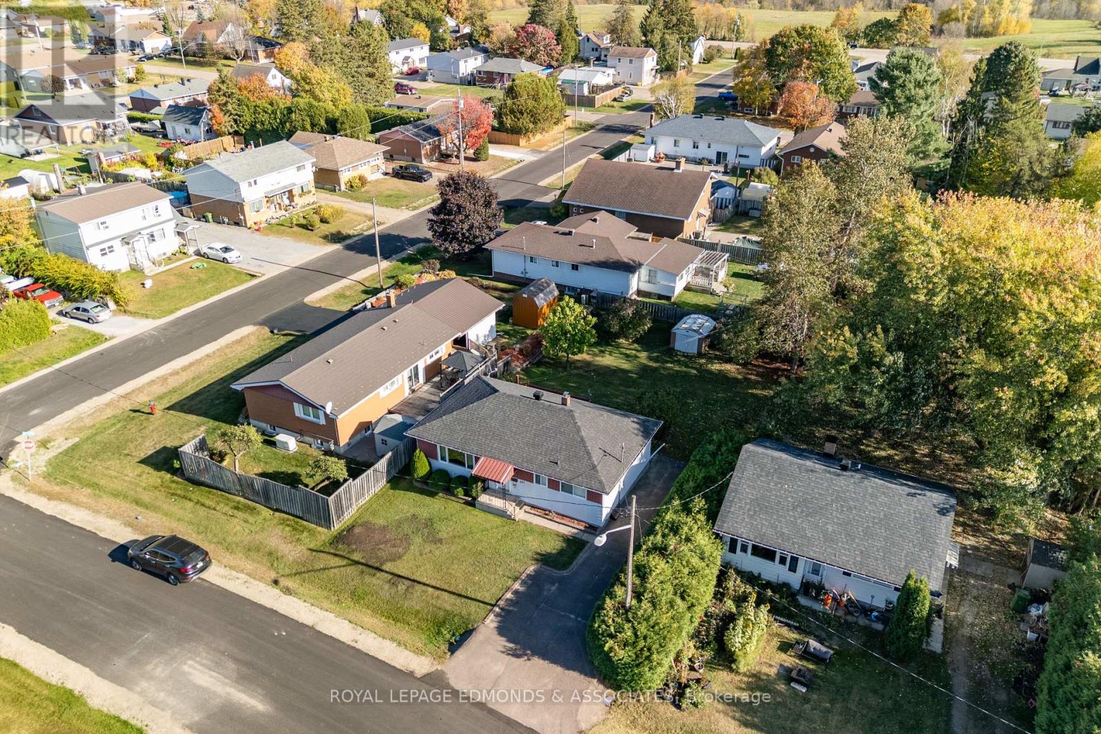 661 Angle Street, Laurentian Valley, Ontario  K8A 5E6 - Photo 34 - X12451158